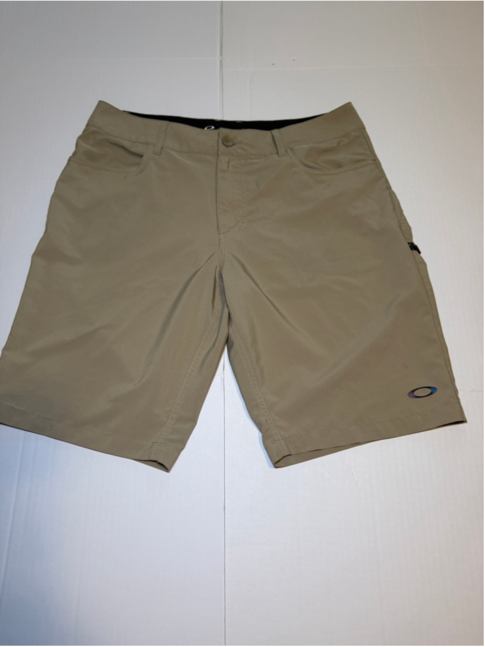 Men's Oakley Flat Front Shorts Waist 34 Beige Black